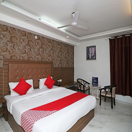 Hotel Doon Дехрадун Екстериор снимка