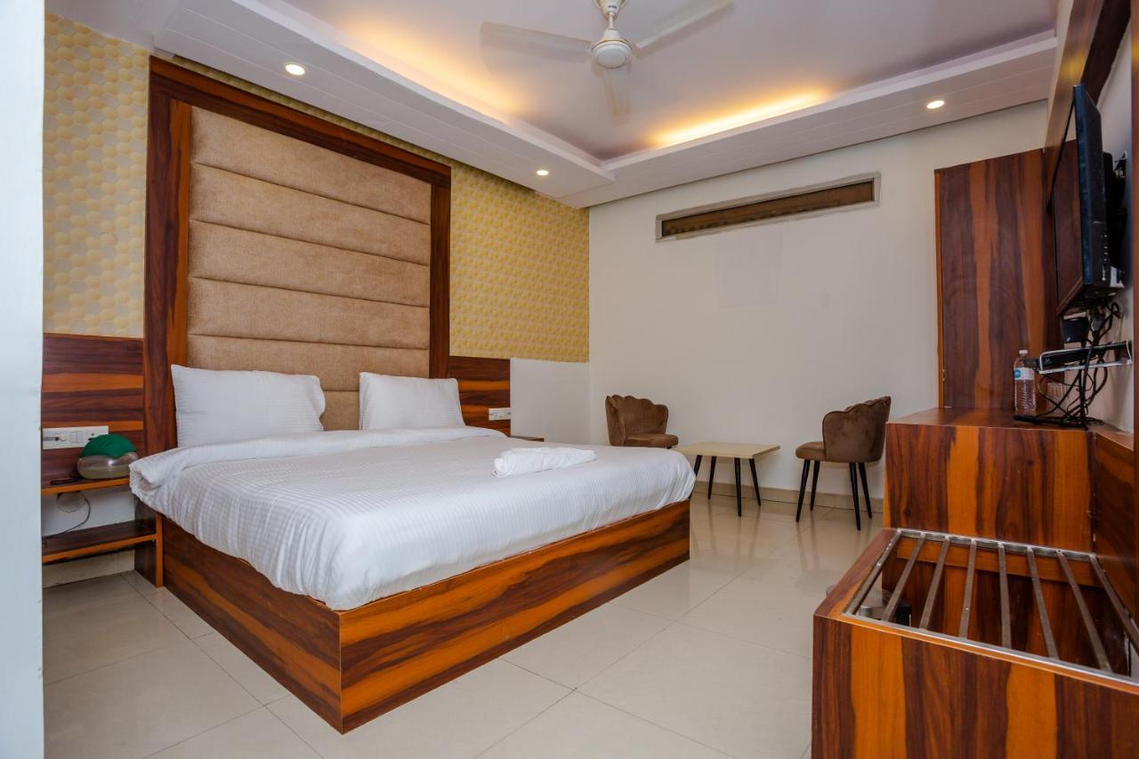 Hotel Doon Дехрадун Екстериор снимка