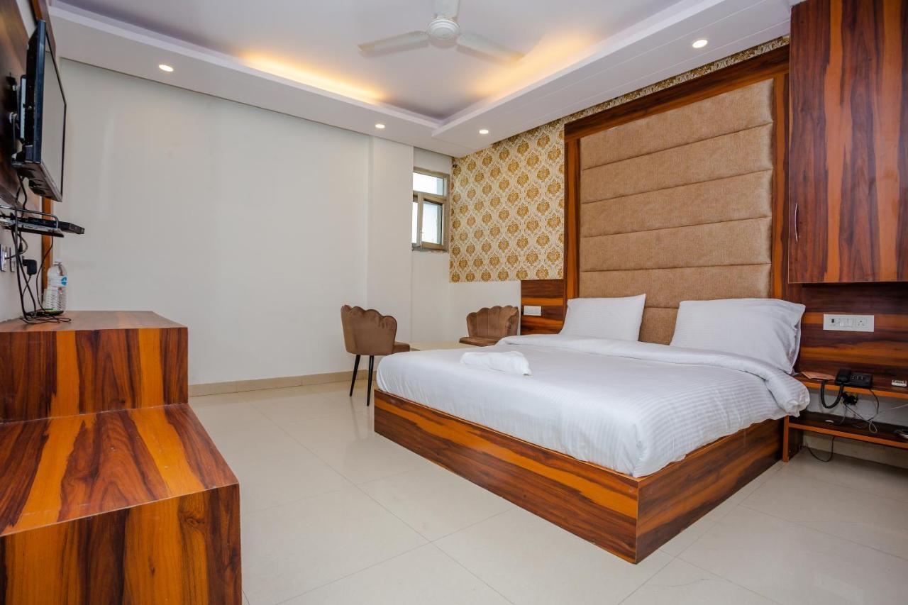 Hotel Doon Дехрадун Екстериор снимка
