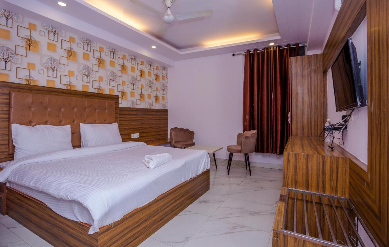 Hotel Doon Дехрадун Екстериор снимка