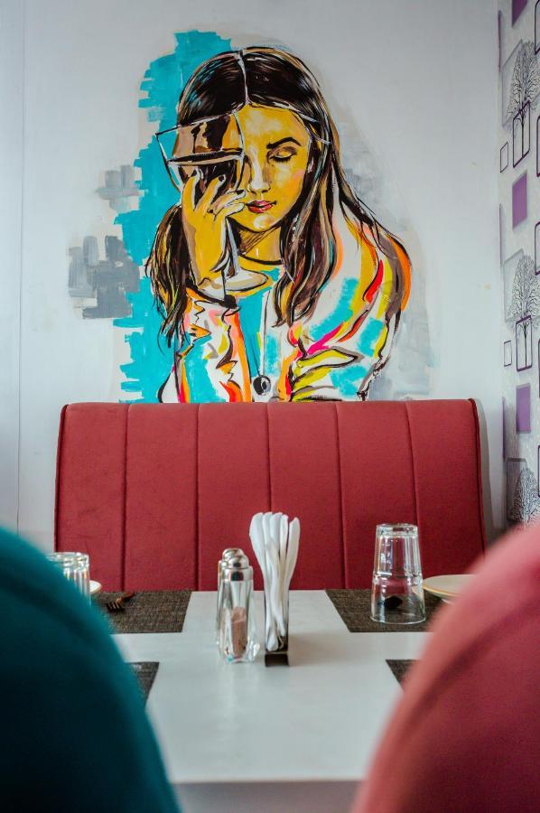Hotel Doon Дехрадун Екстериор снимка