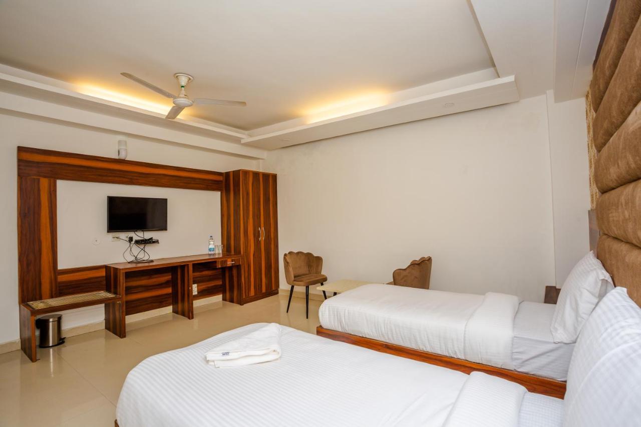 Hotel Doon Дехрадун Екстериор снимка