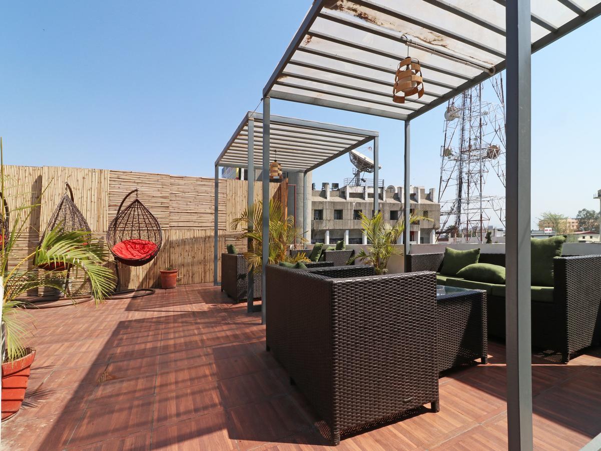 Hotel Doon Дехрадун Екстериор снимка