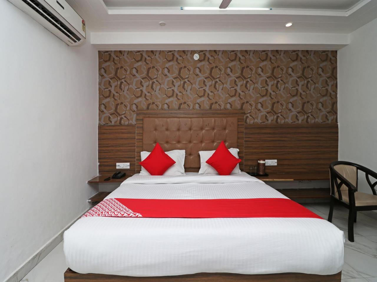 Hotel Doon Дехрадун Екстериор снимка